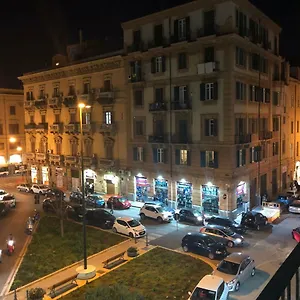 tourist-apartment-al-teatro-biondo.palermohotels.org/